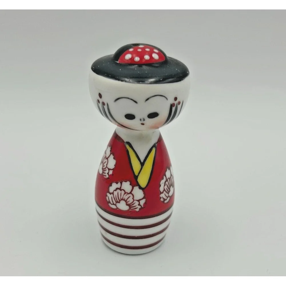 Vintage Porcelain Japanese Kokeshi Doll Salt or Pepper‎ Shaker with Cork